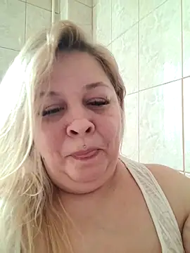Snapshot of AriannaMilf chatting on March 3, 2025, 12:28 pm AriannaMilf online show from March 3, 2025, 12:28 pm