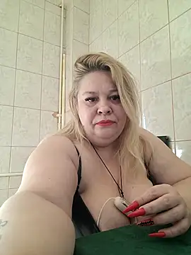 Snapshot of AriannaMilf chatting on March 7, 2025, 9:29 am AriannaMilf online show from March 7, 2025, 9:29 am