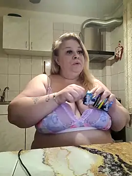 Snapshot of AriannaMilf chatting on December 3, 2025, 9:58 pm AriannaMilf online show from December 3, 2025, 9:58 pm