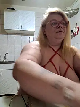 Snapshot of AriannaMilf chatting on November 14, 2025, 10:13 pm AriannaMilf online show from November 14, 2025, 10:13 pm