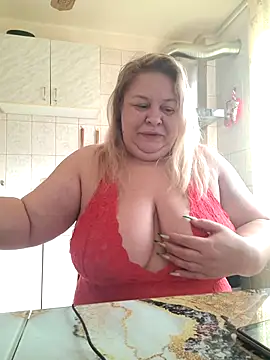 Snapshot of AriannaMilf chatting on December 1, 2025, 11:22 am AriannaMilf online show from December 1, 2025, 11:22 am