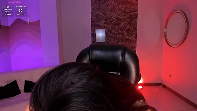 Snapshot of AlessiaCorleone_ chatting on December 16, 2025, 8:24 pm AlessiaCorleone online show from December 16, 2025, 8:24 pm