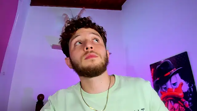 Snapshot of Juan_Castano chatting on November 20, 2025, 8:31 pm Juan Castano online show from November 20, 2025, 8:31 pm