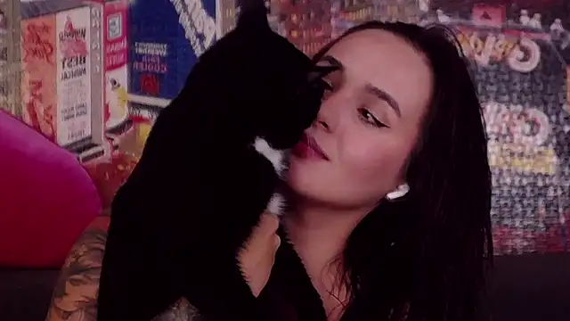 MeIisaLove online show from August 2, 2026, 6:05 pm