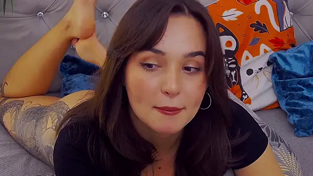 MeIisaLove online show from October 19, 2025, 2:42 pm