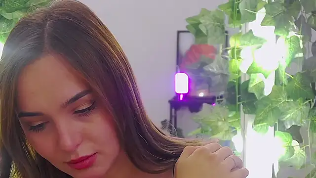 MeIisaLove online show from September 10, 2025, 8:52 pm