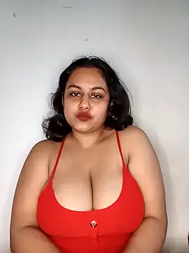 Snapshot of bumblebeegirl chatting on February 2, 2025, 4:11 pm bumblebeegirl online show from February 2, 2025, 4:11 pm