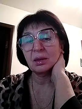 Snapshot of AlbinaXPretty chatting on February 21, 2025, 4:05 pm AlbinaXPretty online show from February 21, 2025, 4:05 pm