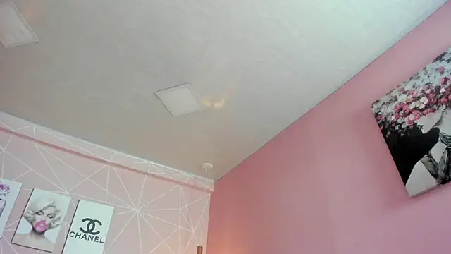 Snapshot of dolly_zoe chatting on October 27, 2025, 4:02 am dolly zoe online show from October 27, 2025, 4:02 am