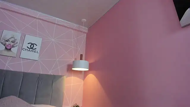 Snapshot of dolly_zoe chatting on December 1, 2025, 9:48 pm dolly zoe online show from December 1, 2025, 9:48 pm