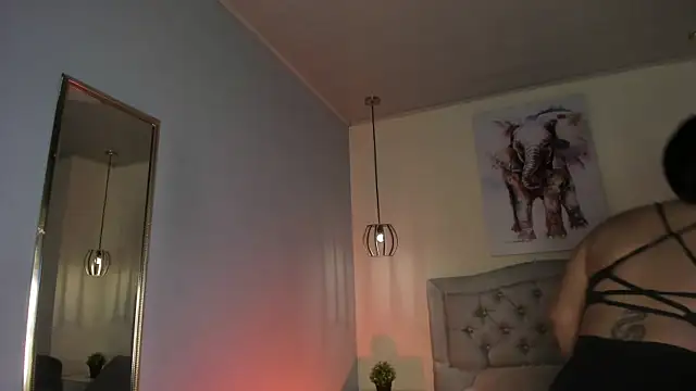 ayshel   online show from February 9, 2026, 3:48 am