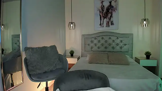 ayshel   online show from October 20, 2025, 5:31 am