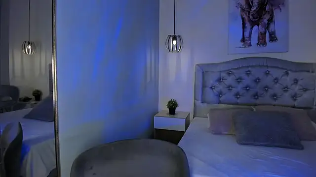 ayshel   online show from December 23, 2025, 5:40 am