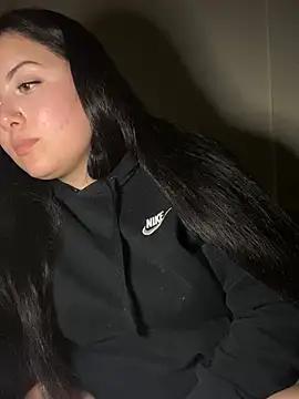 xocrybaby online show from February 9, 2025, 5:40 am