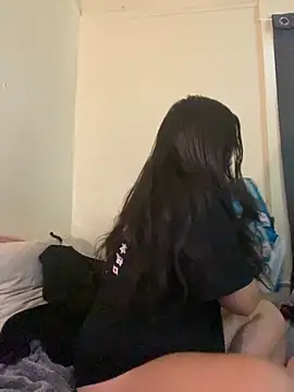 xocrybaby online show from September 14, 2025, 4:18 pm