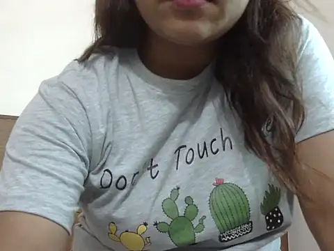 shekira99 online show from October 24, 2025, 1:04 am