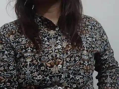 shekira99 online show from February 9, 2026, 7:23 pm