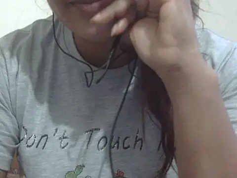 shekira99 online show from May 26, 2026, 5:27 am