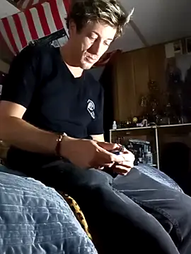 j hollywood91 online show from November 19, 2025, 8:42 pm