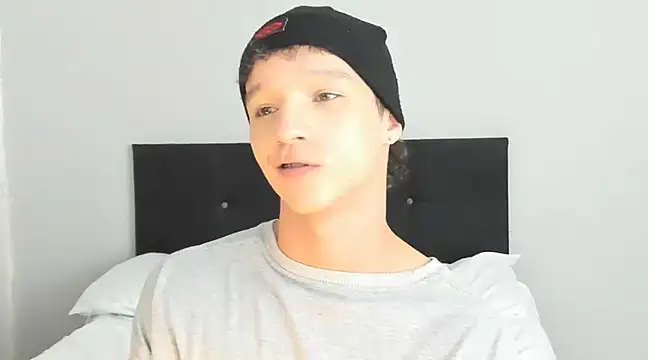 angelcortes online show from February 25, 2025, 11:48 pm