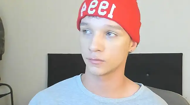 angelcortes online show from December 19, 2024, 11:50 am