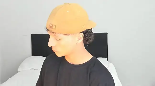 angelcortes online show from March 8, 2025, 2:08 pm