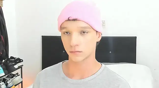 angelcortes online show from January 8, 2025, 10:37 pm