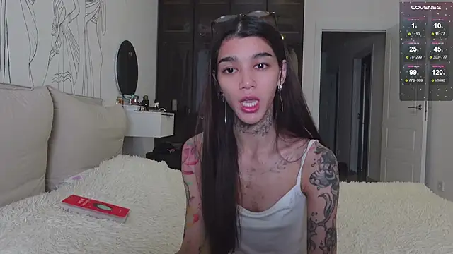 Snapshot of vinkitinkii chatting on November 10, 2025, 4:45 pm vinkitinkii online show from November 10, 2025, 4:45 pm