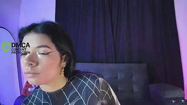 yungelitamor  online show from February 11, 2026, 4:45 am