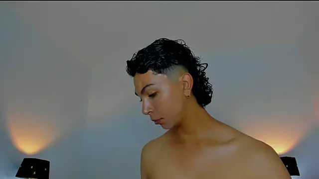 Snapshot of xhenisa_ chatting on November 29, 2025, 10:54 pm xhenisa online show from November 29, 2025, 10:54 pm