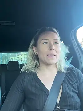 petrouchkaaa  online show from February 17, 2026, 3:09 pm