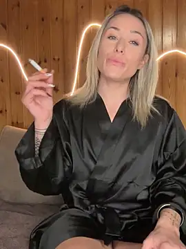 petrouchkaaa  online show from February 23, 2026, 11:44 am