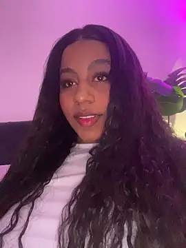 charlotteeruss online show from February 13, 2026, 6:24 am