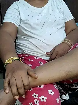 Snapshot of yours-kavaya chatting on October 12, 2025, 6:04 am yours-kavaya online show from October 12, 2025, 6:04 am