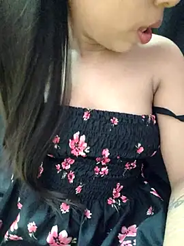 Snapshot of Roshni_98 chatting on November 19, 2025, 7:41 am Roshni 98 online show from November 19, 2025, 7:41 am