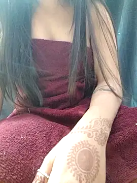 Snapshot of Roshni_98 chatting on December 5, 2025, 9:01 pm Roshni 98 online show from December 5, 2025, 9:01 pm