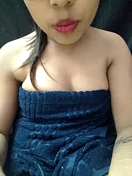 Snapshot of Roshni_98 chatting on April 21, 2026, 5:41 pm Roshni 98 online show from April 21, 2026, 5:41 pm
