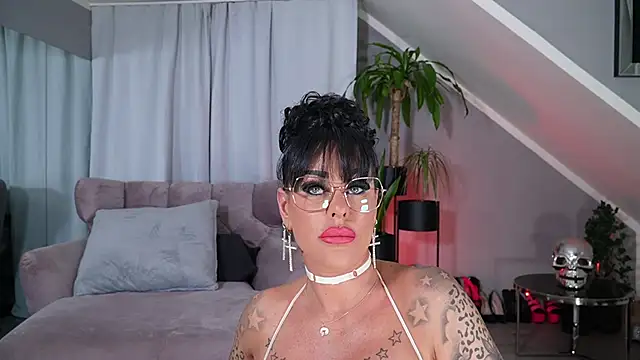 Snapshot of hotmilfbitch chatting on February 28, 2025, 1:47 am hotmilfbitch online show from February 28, 2025, 1:47 am