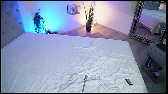 Snapshot of hotmilfbitch chatting on July 13, 2026, 9:58 pm hotmilfbitch online show from July 13, 2026, 9:58 pm