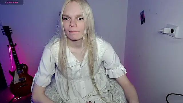 Snapshot of Emily_Nyaffee chatting on January 14, 2026, 1:48 pm Emily Nyaffee online show from January 14, 2026, 1:48 pm