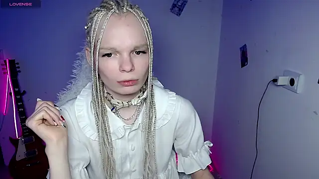 Snapshot of Emily_Nyaffee chatting on January 7, 2026, 2:05 am Emily Nyaffee online show from January 7, 2026, 2:05 am