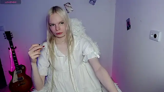 Snapshot of Emily_Nyaffee chatting on January 15, 2026, 10:29 am Emily Nyaffee online show from January 15, 2026, 10:29 am