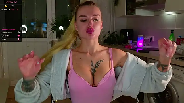 MissLovex online show from March 10, 2026, 2:10 pm