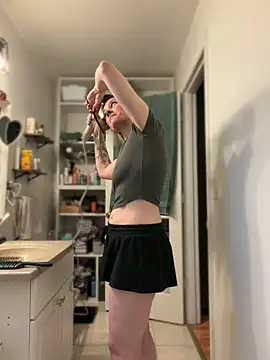 Snapshot of LadyLena1 chatting on December 4, 2025, 5:01 pm LadyLena1 online show from December 4, 2025, 5:01 pm