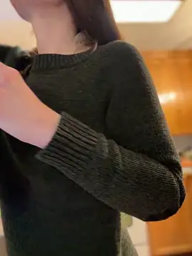 Snapshot of LadyLena1 chatting on December 3, 2025, 12:01 am LadyLena1 online show from December 3, 2025, 12:01 am