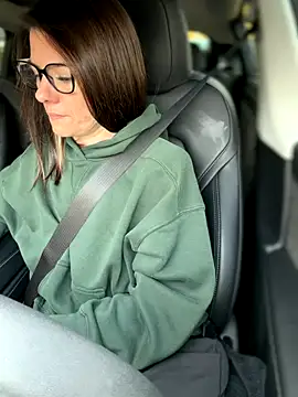 Snapshot of LadyLena1 chatting on November 6, 2025, 7:51 pm LadyLena1 online show from November 6, 2025, 7:51 pm