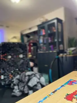 Snapshot of LadyLena1 chatting on December 3, 2025, 4:17 pm LadyLena1 online show from December 3, 2025, 4:17 pm