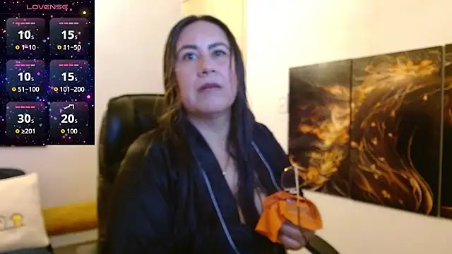 Snapshot of amalia_brunette chatting on January 5, 2026, 11:08 pm amalia brunette online show from January 5, 2026, 11:08 pm