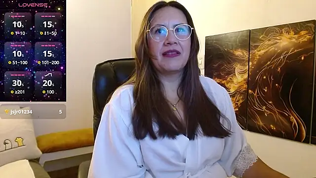 Snapshot of amalia_brunette chatting on February 11, 2026, 1:05 am amalia brunette online show from February 11, 2026, 1:05 am