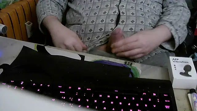 Snapshot of porkorossy chatting on January 13, 2026, 8:18 am porkorossy online show from January 13, 2026, 8:18 am